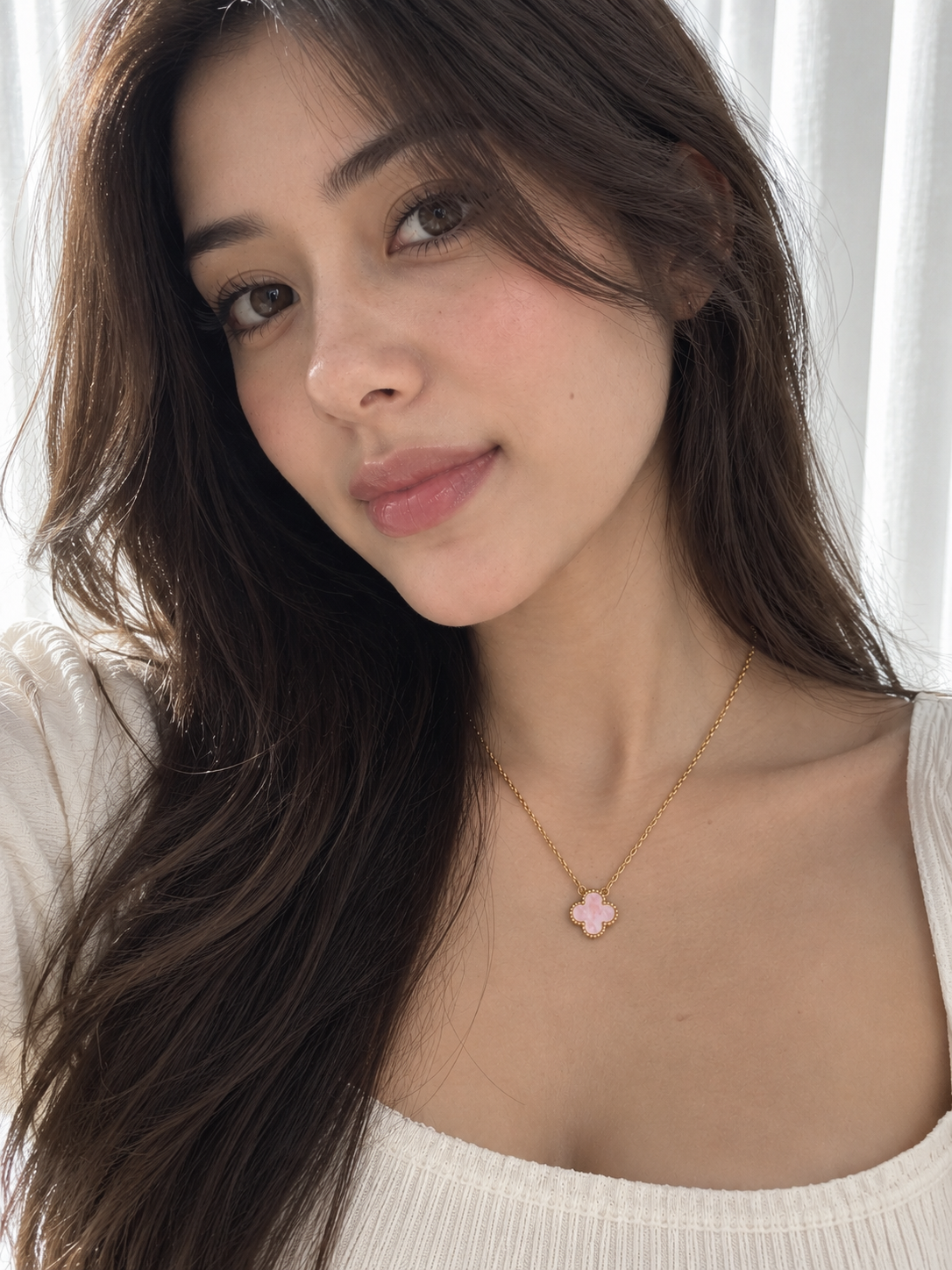 Pink Clover seashell necklace ( natural seashell)